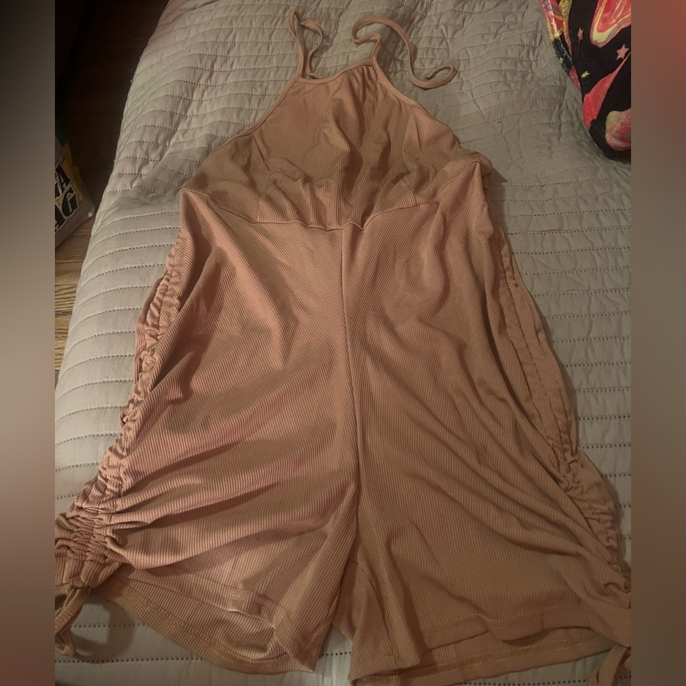Womens halter top romper. Size XL NWT